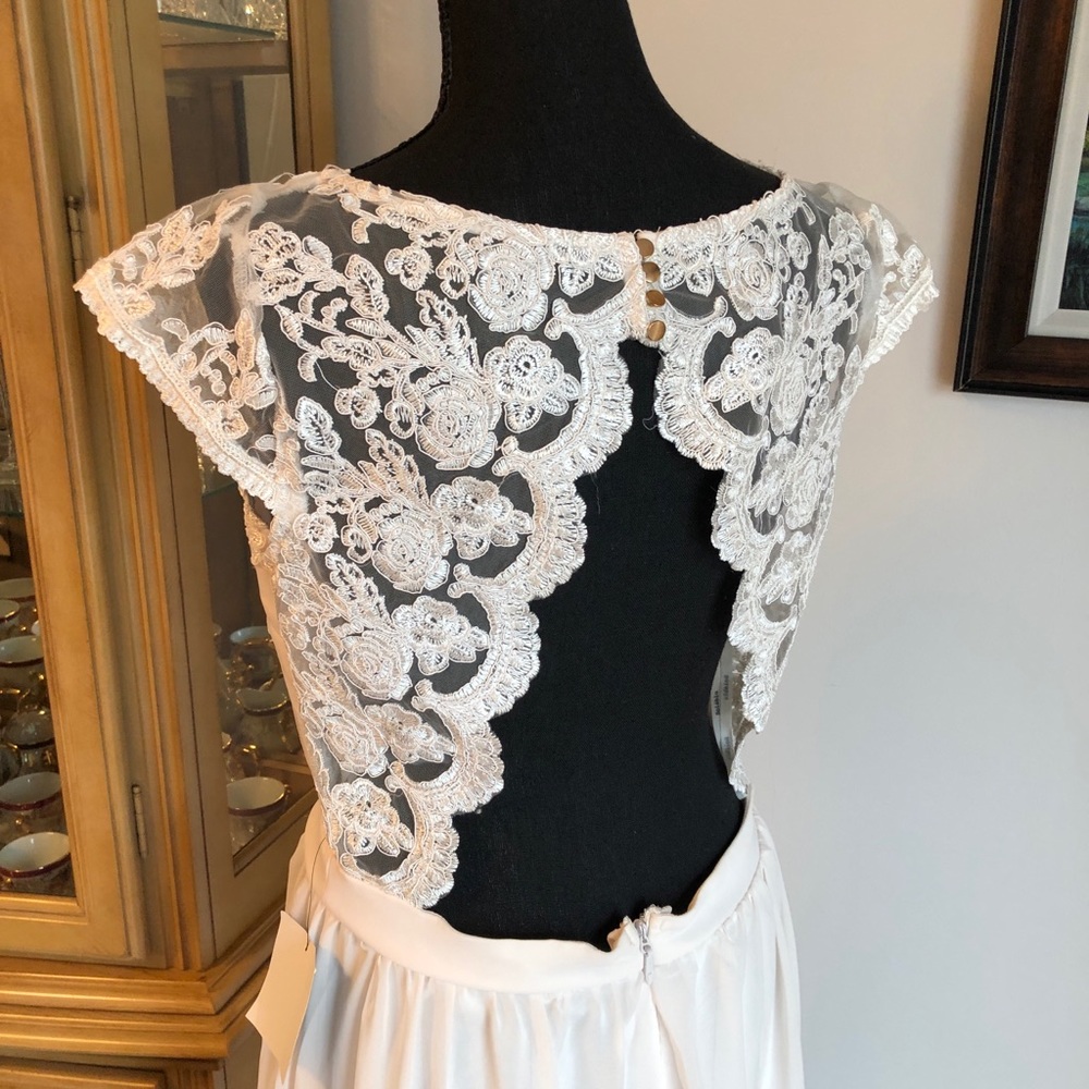 Wedding Dress - Picture 3 of 4